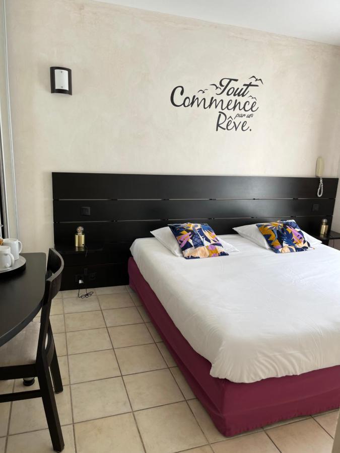 Hotel Le Synaya Sanary-sur-Mer Exterior photo