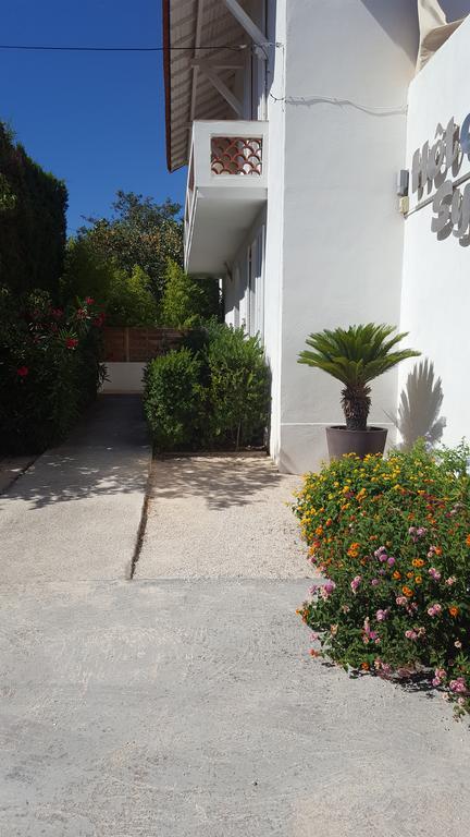 Hotel Le Synaya Sanary-sur-Mer Exterior photo