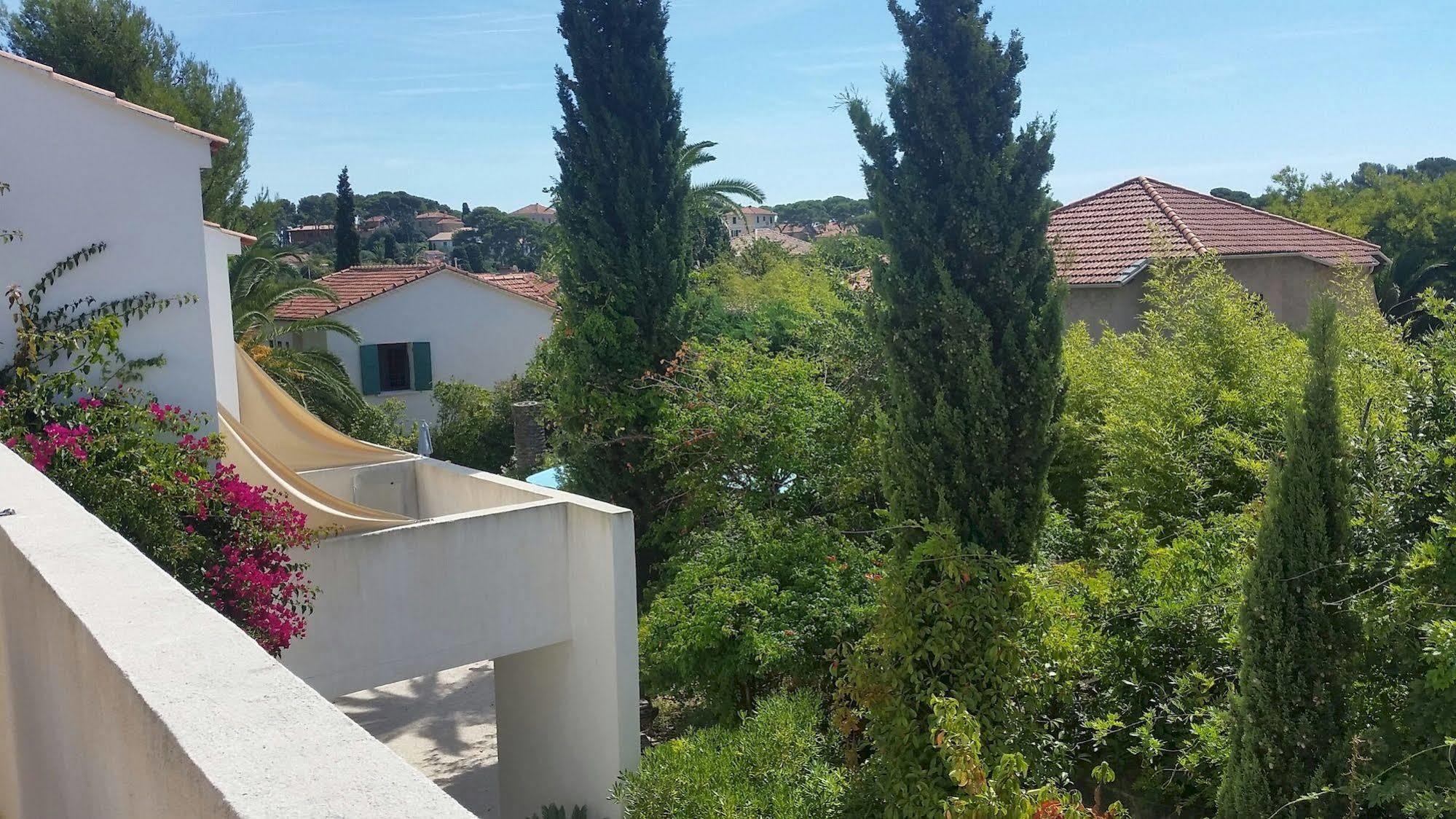 Hotel Le Synaya Sanary-sur-Mer Exterior photo