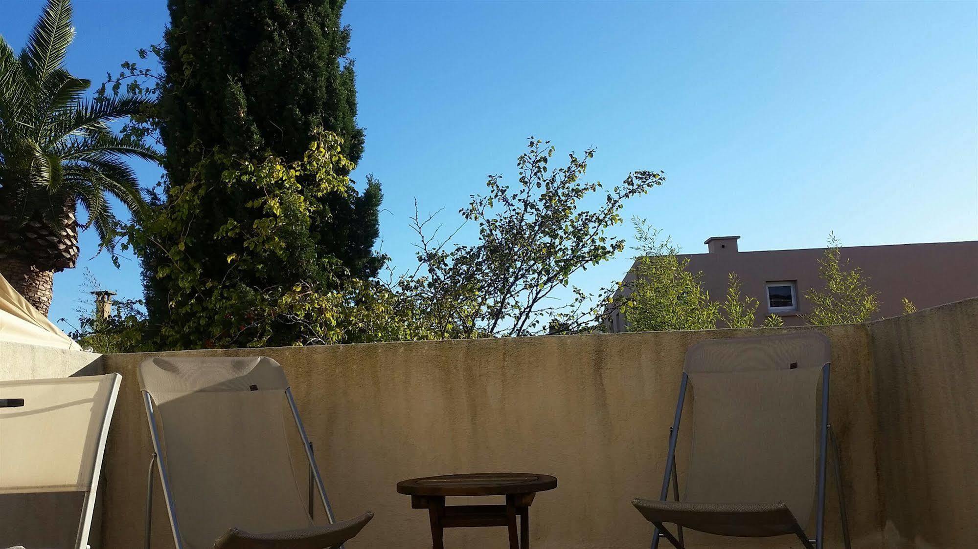 Hotel Le Synaya Sanary-sur-Mer Exterior photo