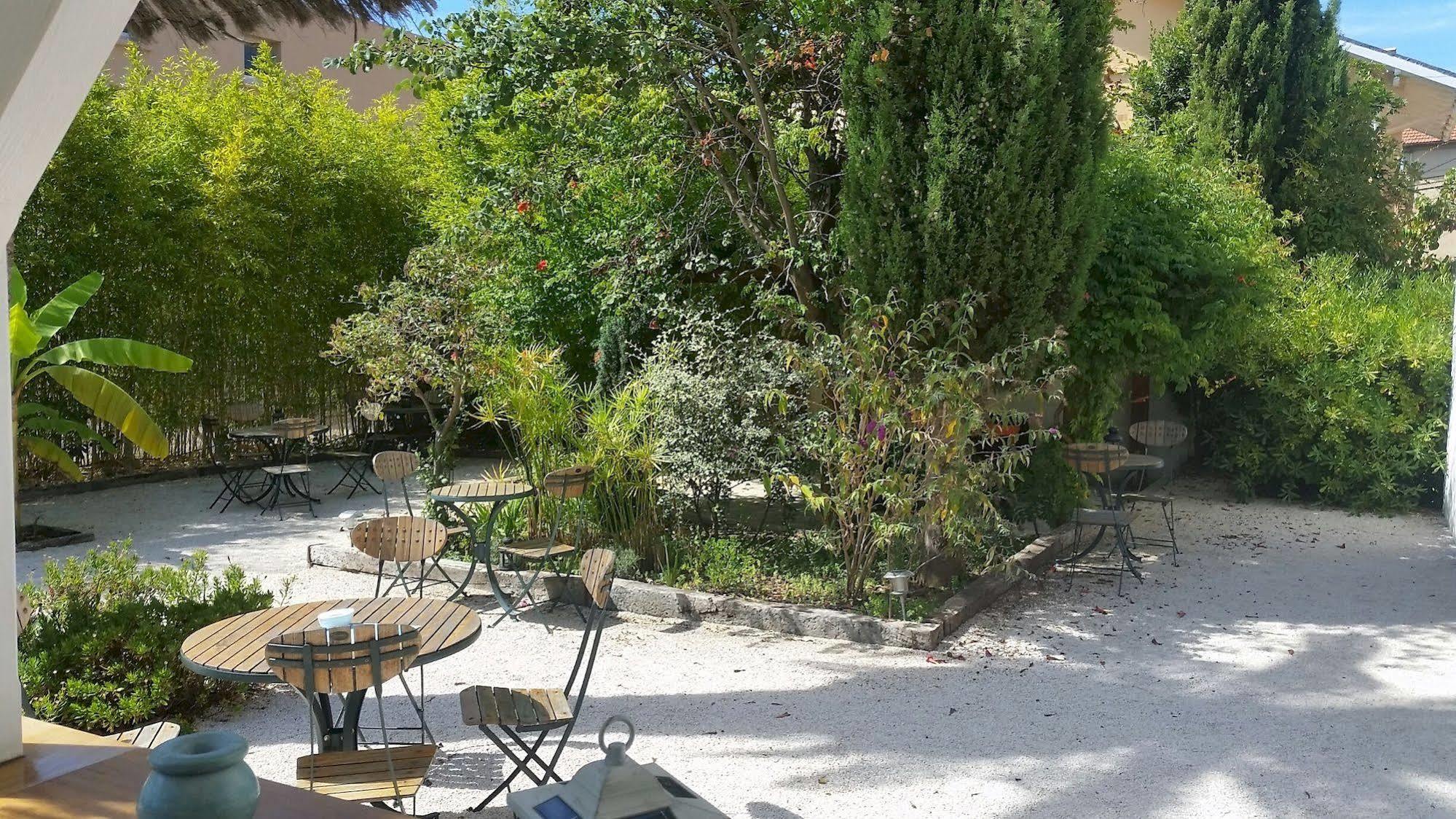 Hotel Le Synaya Sanary-sur-Mer Exterior photo